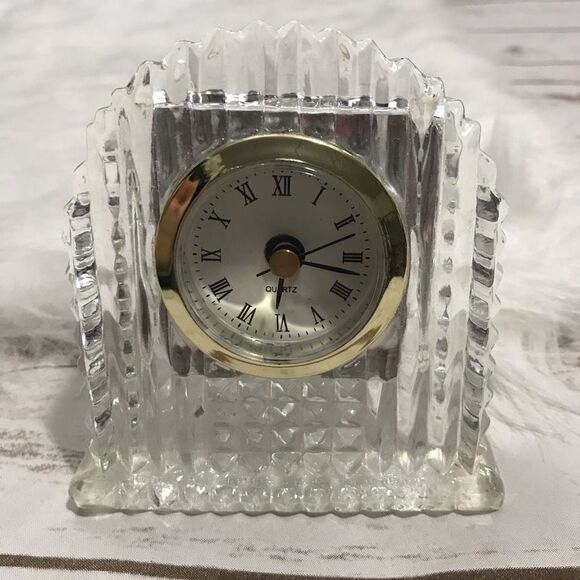 Crystal Glass Desk Clock Mantle Quartz Movement - Picture 1 of 8